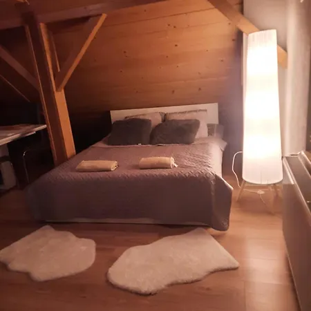 Dom Salamandra Z Panorama Gor アパート *