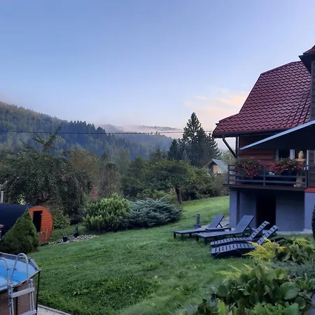 Dom Salamandra Z Panorama Gor ライツァ